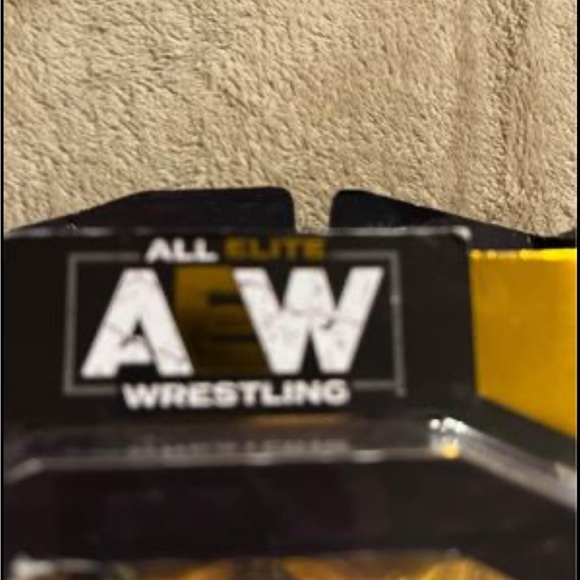 AEW All Elite Riho wrestling figure - Picture 5 of 7